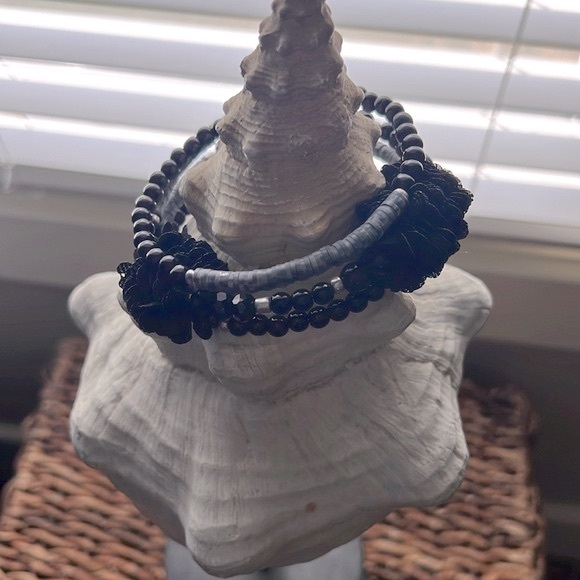 Gray and Black Spiral Bracelet With Floral Embellishment - Picture 2 of 6